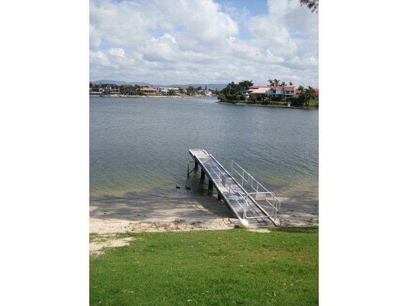 2/27 Duet Drive, Mermaid Waters QLD 4218