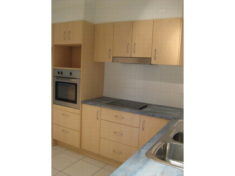 2/27 Duet Drive, Mermaid Waters QLD 4218