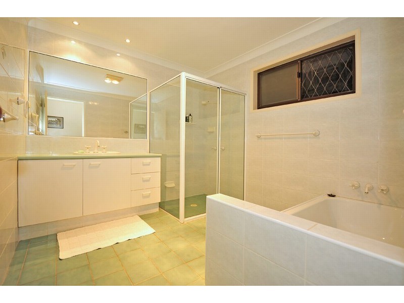 10 Craig Avenue, Carrara QLD 4211