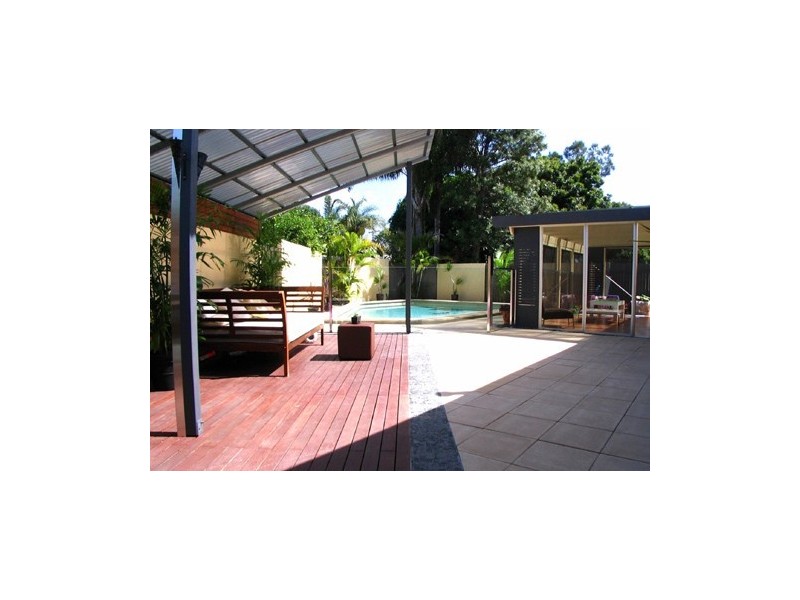 71 Savoy Drive, Broadbeach Waters QLD 4218