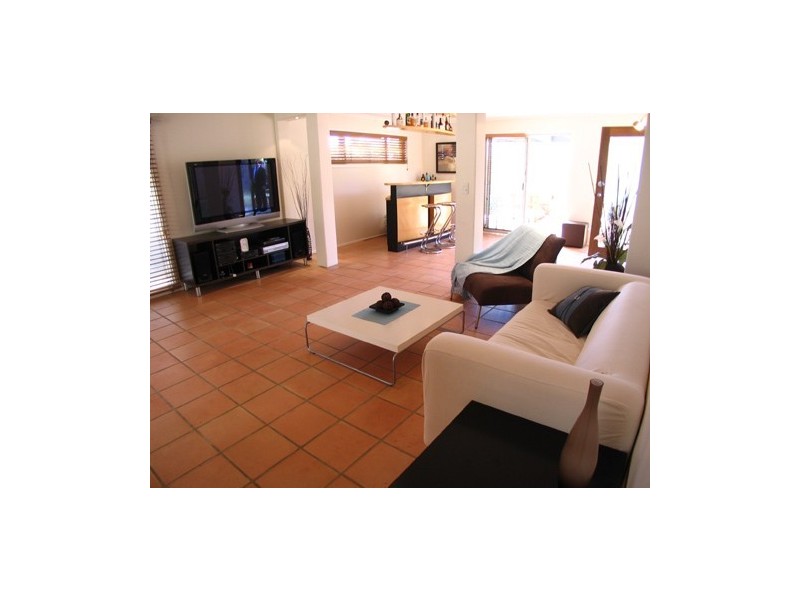 71 Savoy Drive, Broadbeach Waters QLD 4218