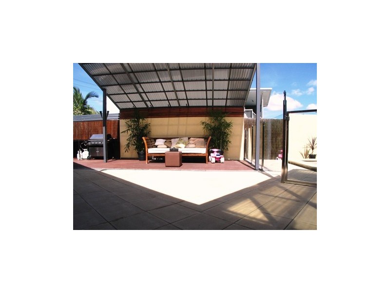 71 Savoy Drive, Broadbeach Waters QLD 4218