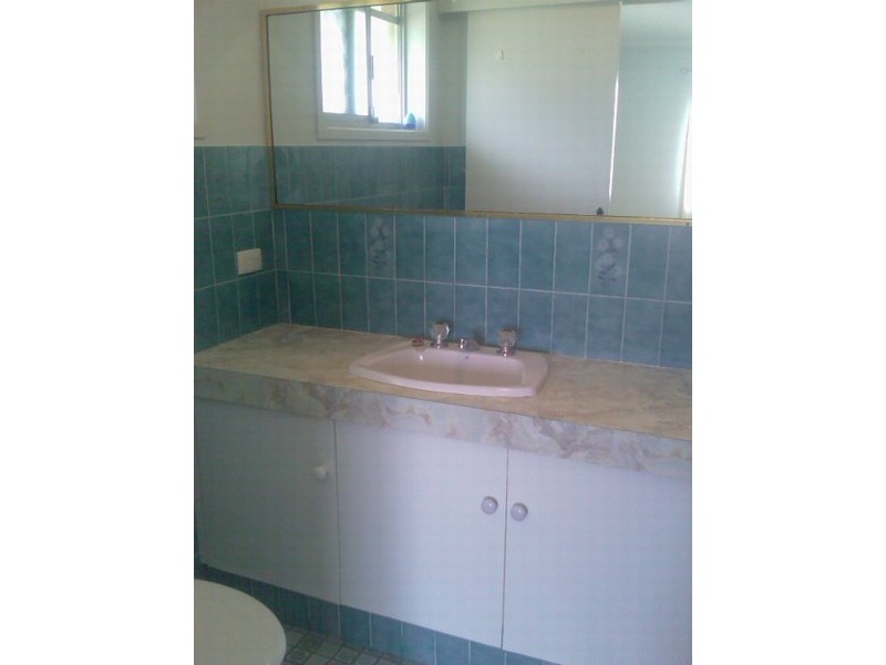 25 Weatherly Avenue, Mermaid Waters QLD 4218