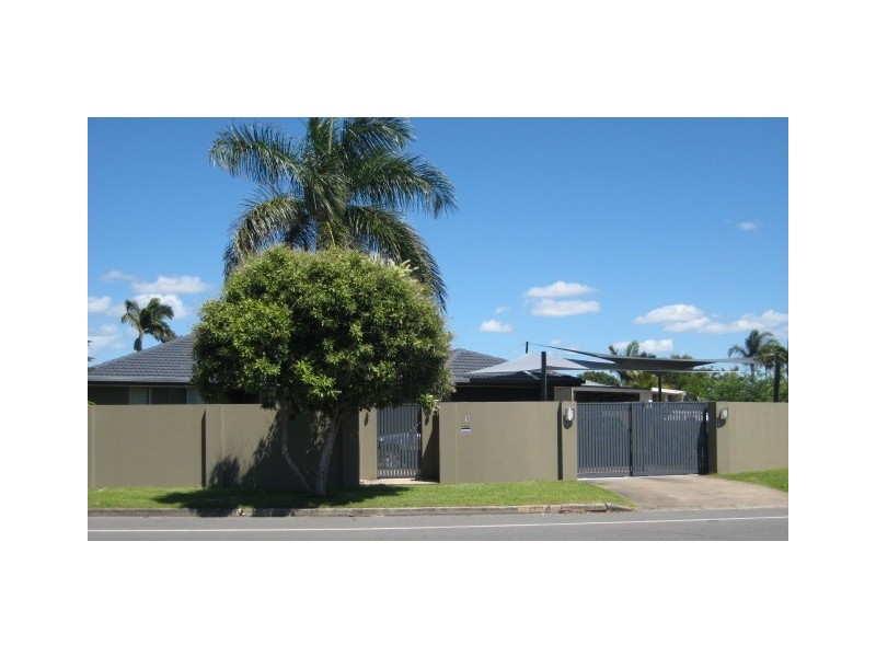 51 Sunshine Blvd, Broadbeach Waters QLD 4218