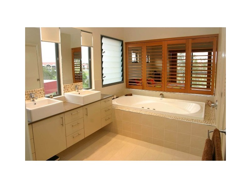 15/145 Palm Meadows Drive, Carrara QLD 4211