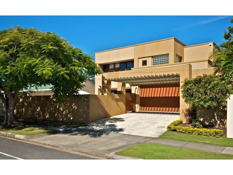 8 Salerno Street, Isle Of Capri QLD 4217