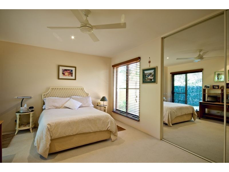 8 Salerno Street, Isle Of Capri QLD 4217
