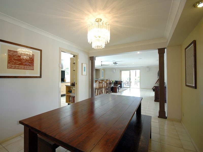 1 Coobowie Street, Broadbeach Waters QLD 4218