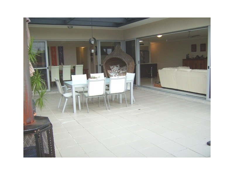 14/8 Proud Street, Labrador QLD 4215