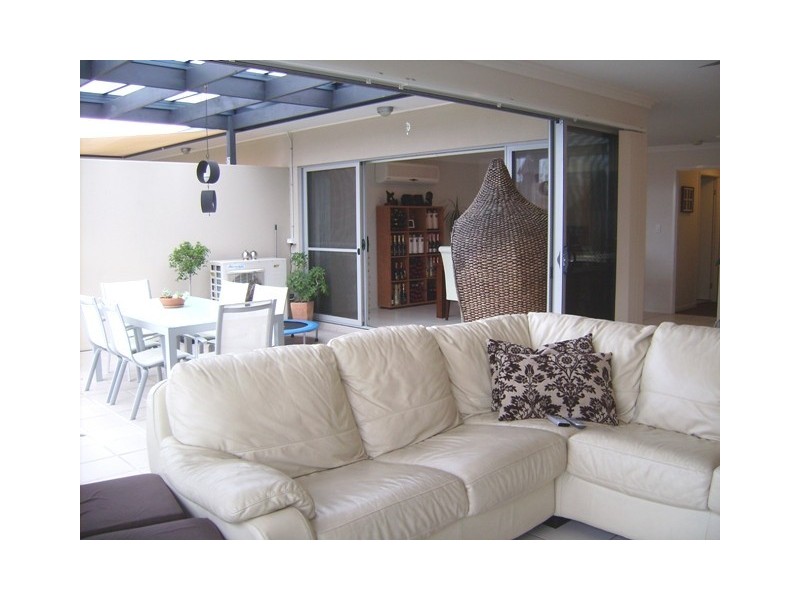 14/8 Proud Street, Labrador QLD 4215