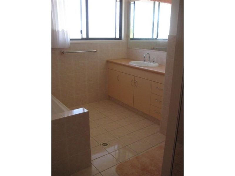 379 Rio Vista Blvd, Mermaid Waters QLD 4218