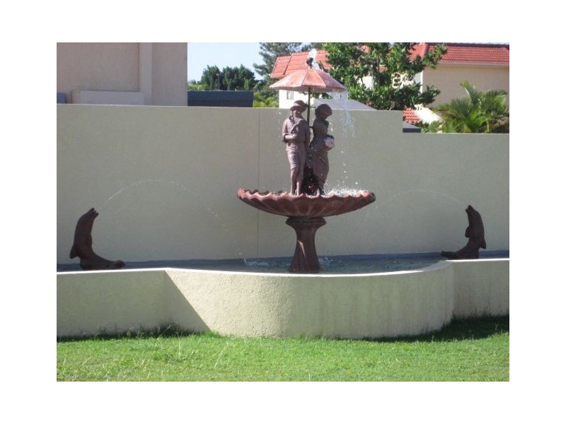 379 Rio Vista Blvd, Mermaid Waters QLD 4218