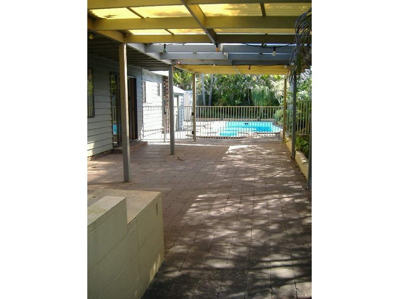 2 Langford Court, Mermaid Waters QLD 4218