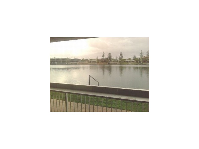 2/4 Holborow Close, Surfers Paradise QLD 4217