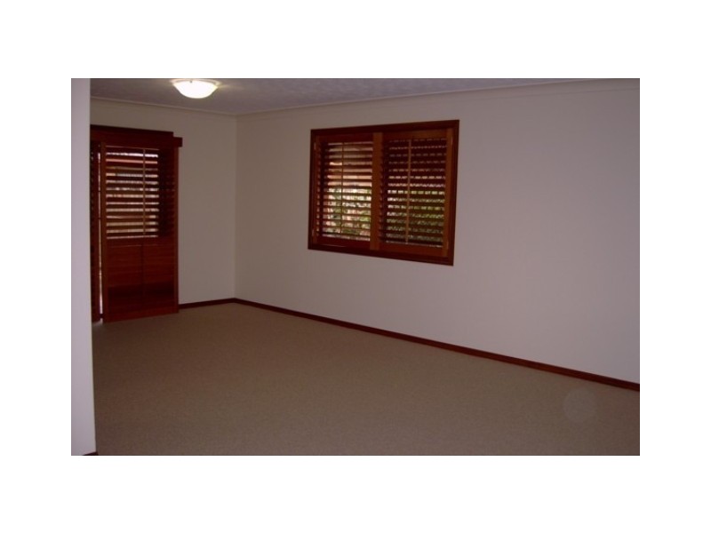 35 Wild Duck Drive, Mermaid Waters QLD 4218