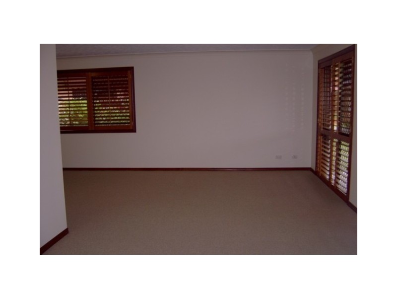 35 Wild Duck Drive, Mermaid Waters QLD 4218