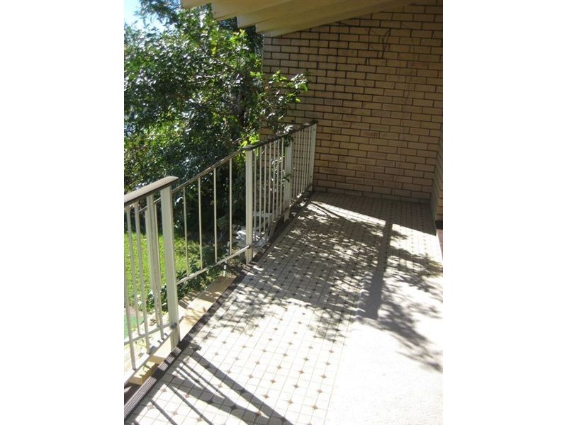 4/53 Hooker Blvd, Broadbeach Waters QLD 4218
