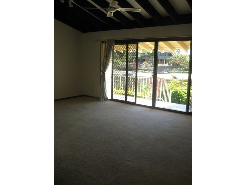 4/53 Hooker Blvd, Broadbeach Waters QLD 4218