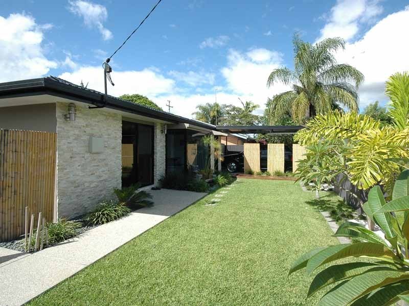 124 Savoy Drive, Broadbeach Waters QLD 4218