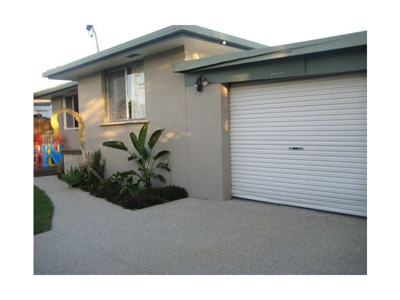 2 Bahia Court, Broadbeach Waters QLD 4218