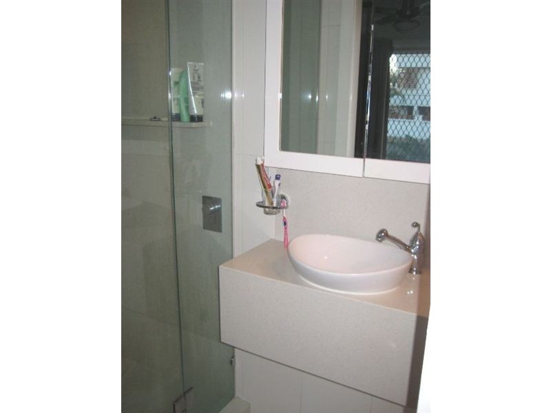 2 Bahia Court, Broadbeach Waters QLD 4218