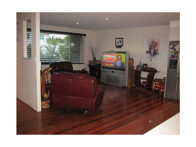 2 Bahia Court, Broadbeach Waters QLD 4218