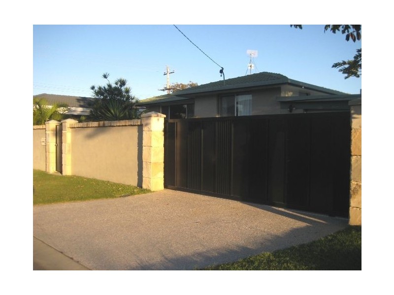 2 Bahia Court, Broadbeach Waters QLD 4218