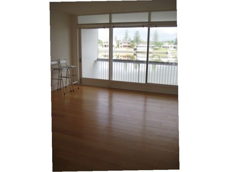5/4 Holborow Close, Surfers Paradise QLD 4217