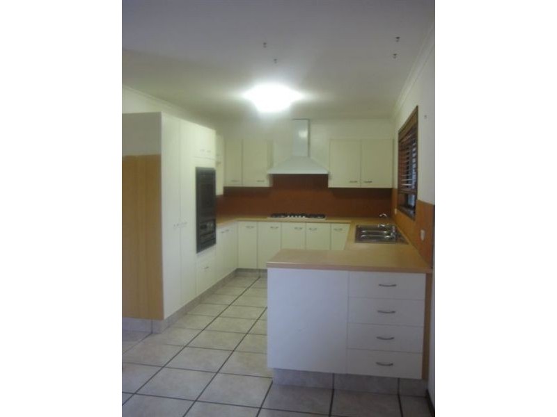 5 Verdichio Avenue, Mermaid Waters QLD 4218