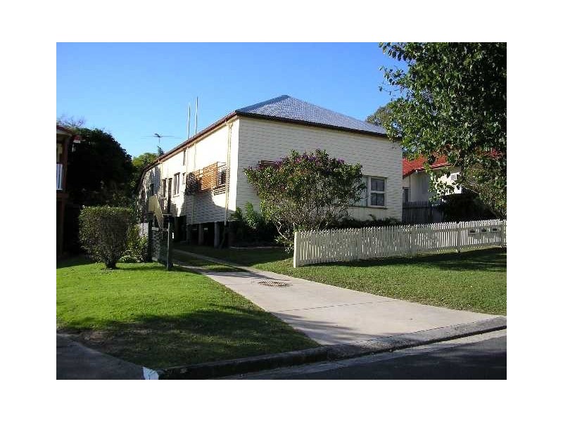 2/11 Alice Street, Clontarf QLD 4019