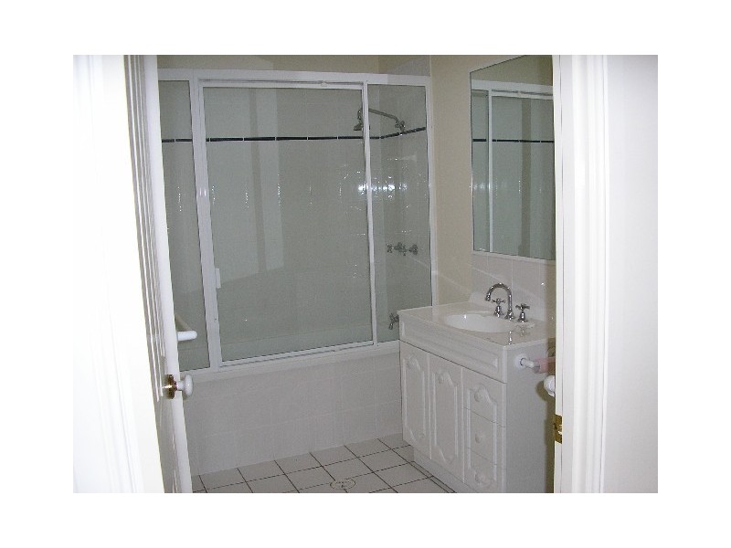 2/10 Portwood Street, Redcliffe QLD 4020