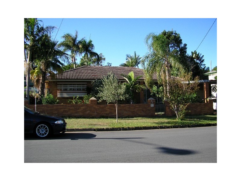42 Queen Street, Scarborough QLD 4020