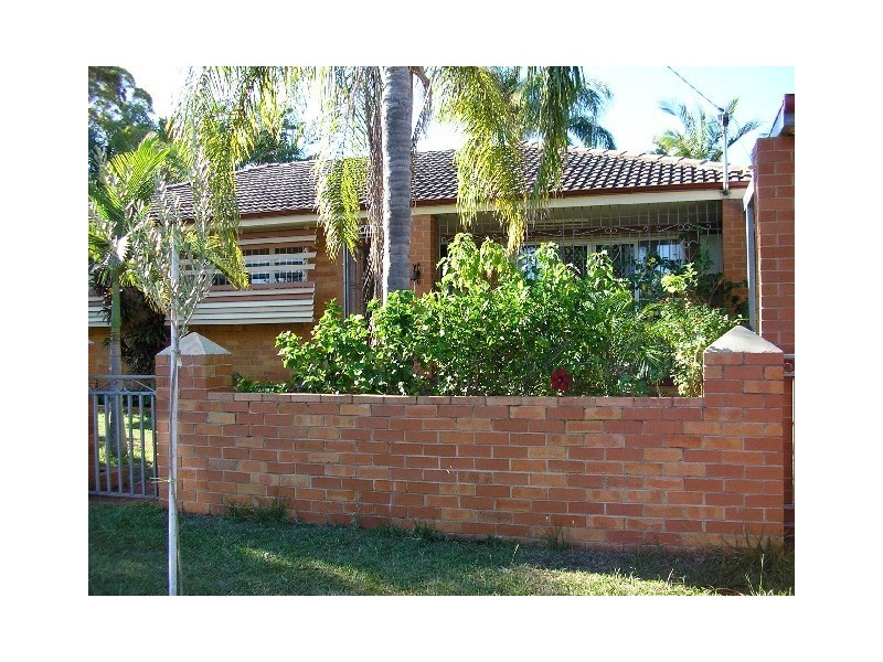 42 Queen Street, Scarborough QLD 4020
