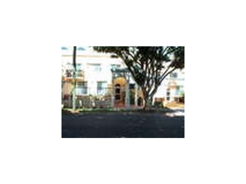 8/94 Prince Edward Parade, Scarborough QLD 4020