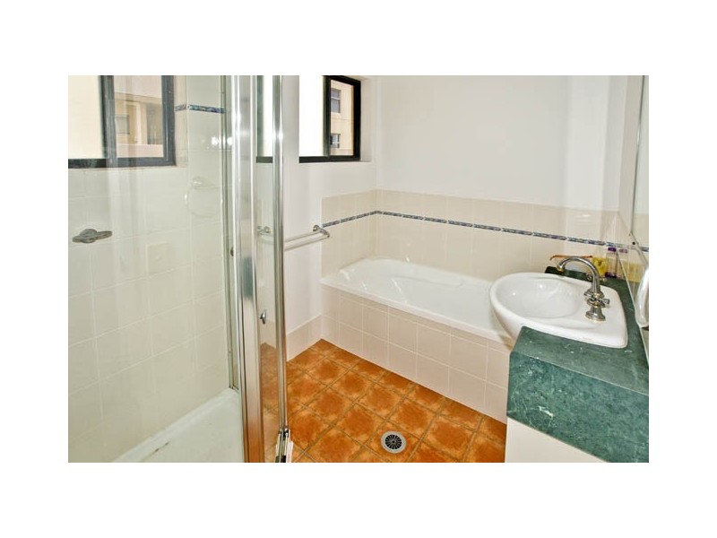 6/81 Marine Parade, Redcliffe QLD 4020