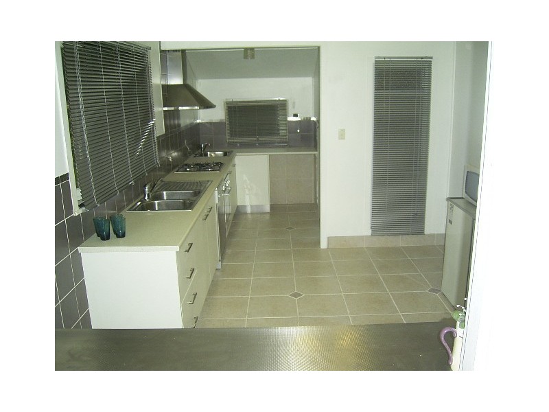 166 Anzac Avenue, Redcliffe QLD 4020