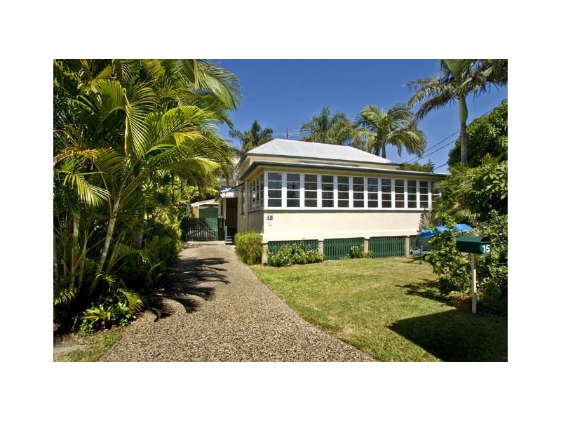 15 McCulloch Avenue, Margate QLD 4019