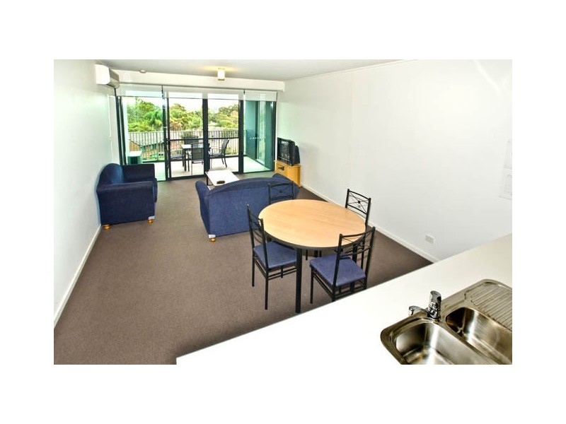 302/25 Dix Street, Redcliffe QLD 4020