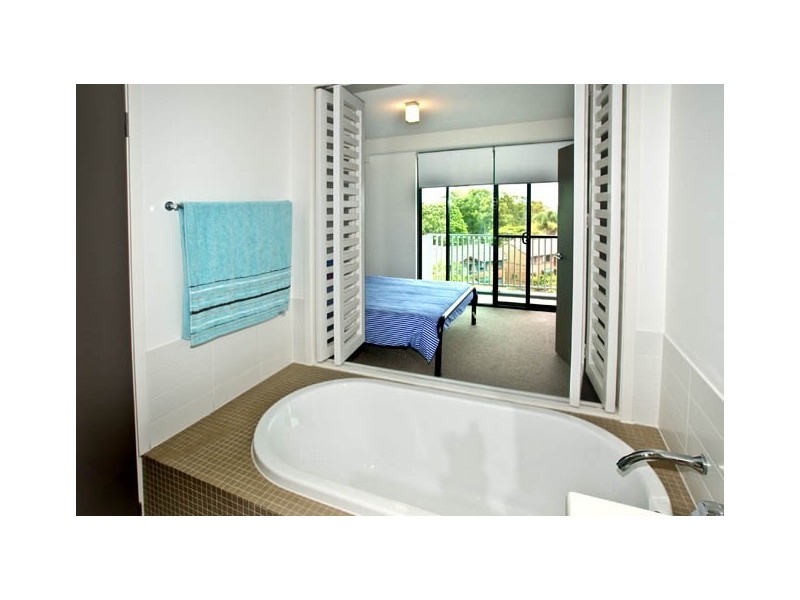 302/25 Dix Street, Redcliffe QLD 4020