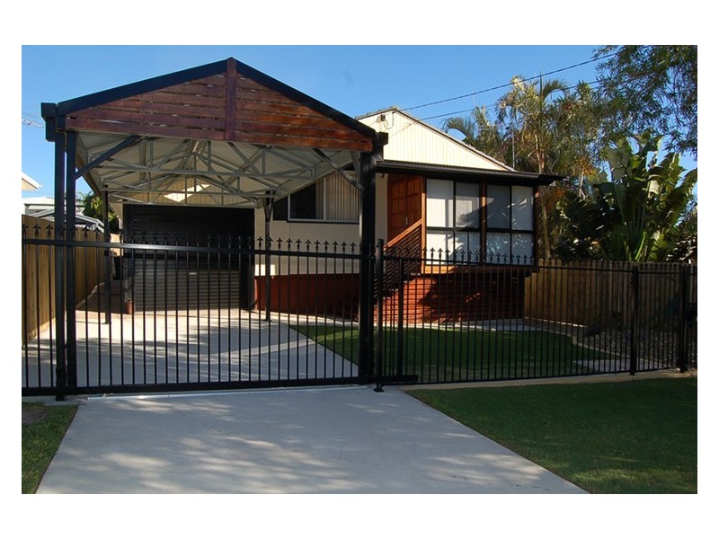 35 Pearl Street, Scarborough QLD 4020