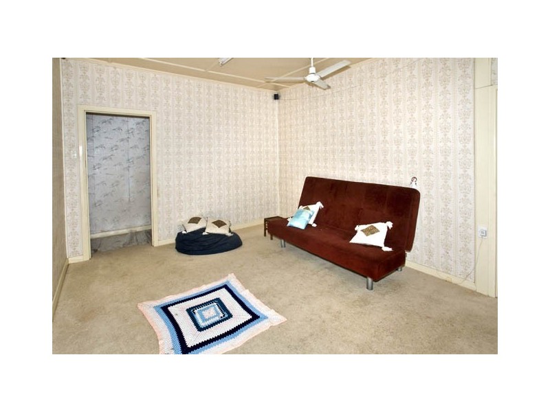 27 Fifth Avenue, Scarborough QLD 4020