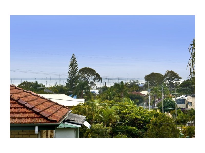 35 Palmtree Avenue, Scarborough QLD 4020