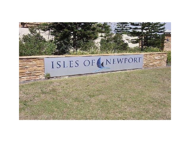 8 Skandia Court, Newport QLD 4020