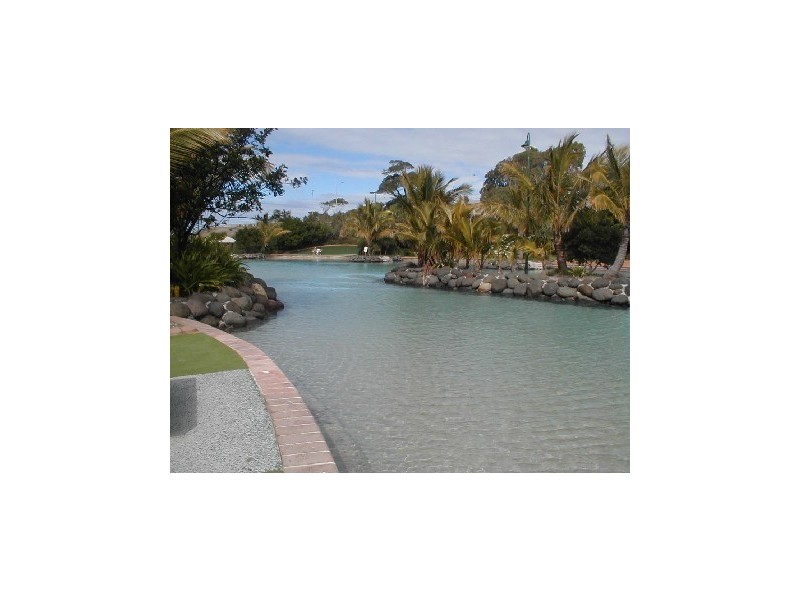 8 Skandia Court, Newport QLD 4020