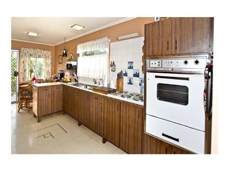 76 Arthur Street, Woody Point QLD 4019