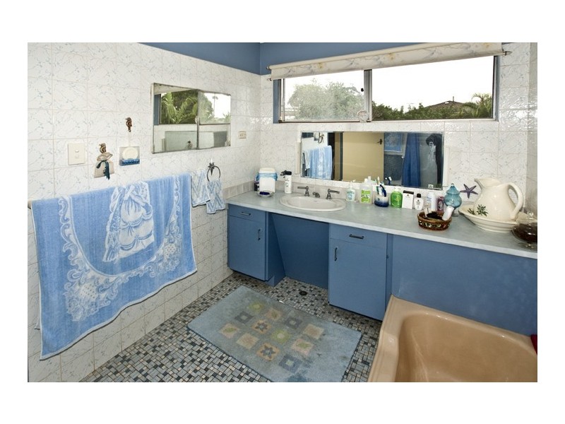 76 Arthur Street, Woody Point QLD 4019