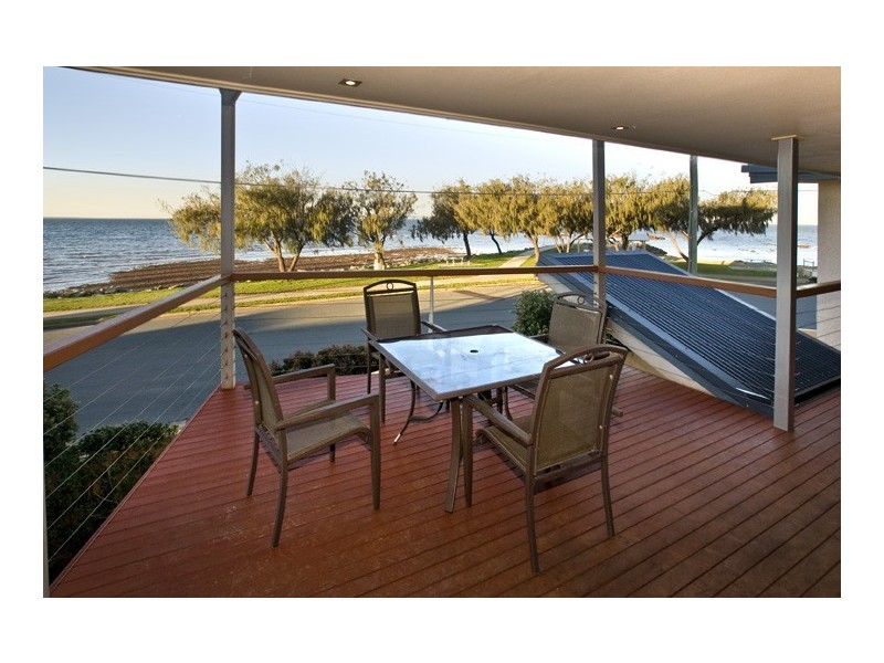 25 Flinders Parade, Scarborough QLD 4020