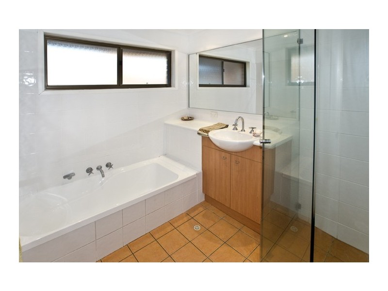 25 Flinders Parade, Scarborough QLD 4020