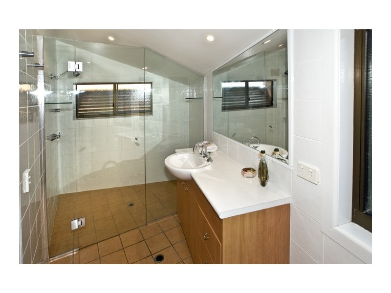 25 Flinders Parade, Scarborough QLD 4020