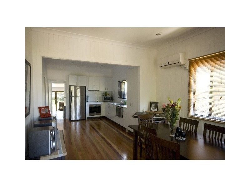 36 Queen Street, Scarborough QLD 4020